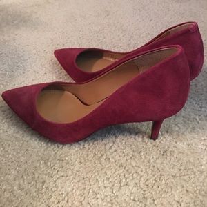 Banana Republic Suede Burgundy Pumps